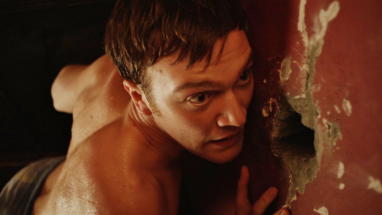 Whispers Behind the Wall : Foto