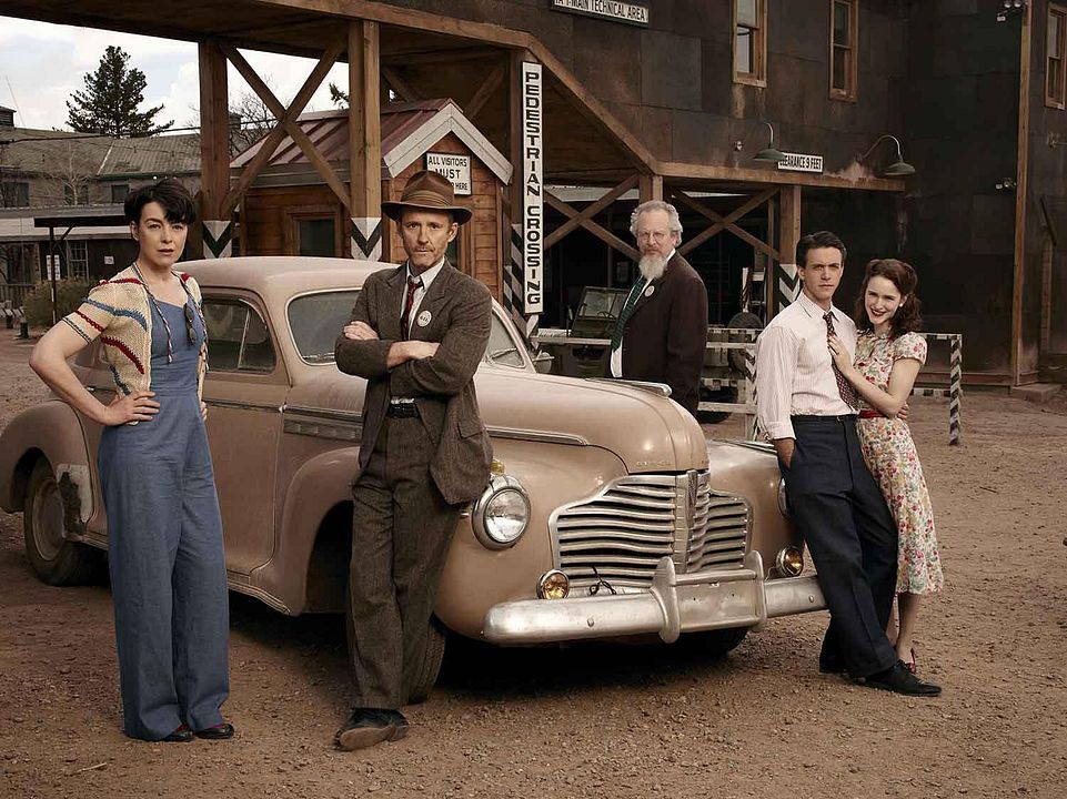 Foto Rachel Brosnahan, Olivia Williams, Ashley Zukerman