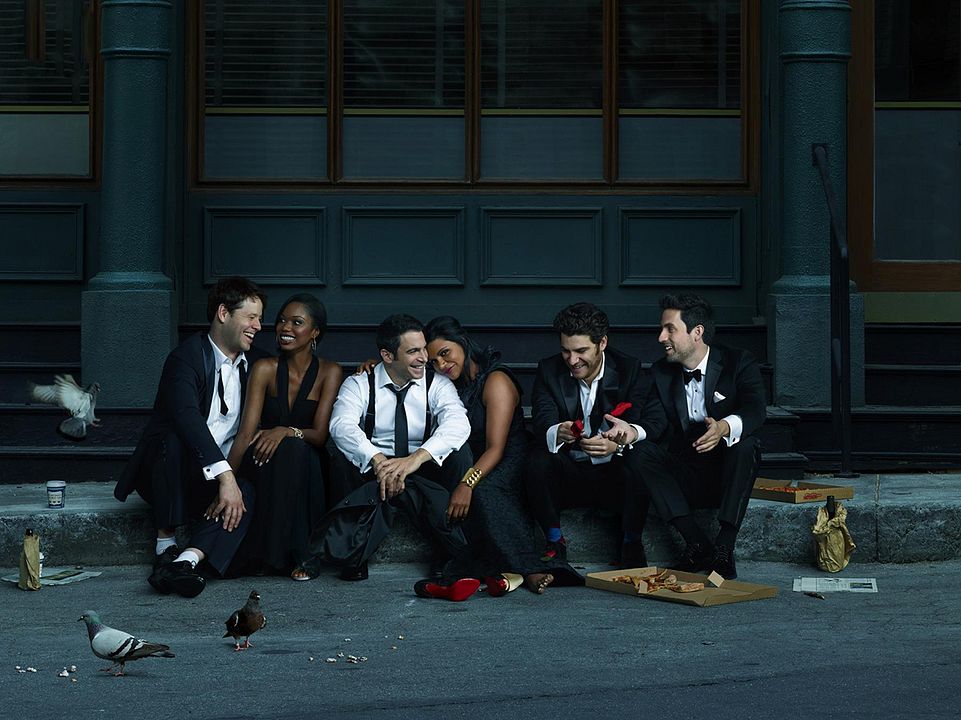 Foto Chris Messina, Mindy Kaling, Ike Barinholtz, Adam Pally, Xosha Roquemore