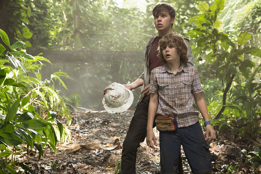 Jurassic World : Foto Nick Robinson, Ty Simpkins