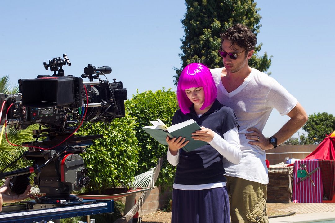 Cobertura de revista Zach Braff, Joey King