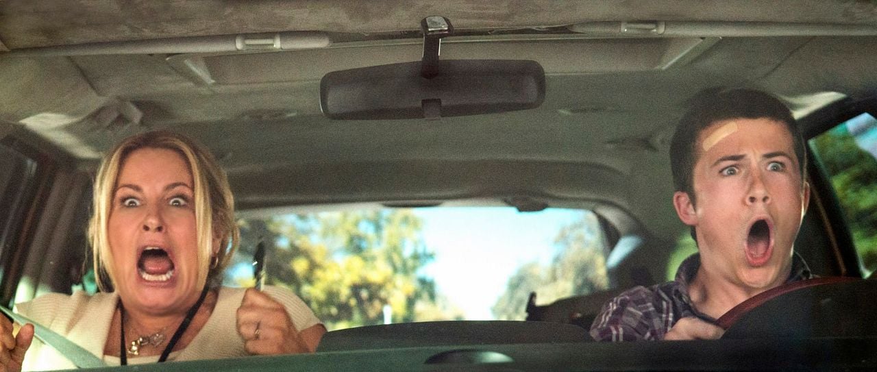 Alexander y un día terrible, horrible, malo... ¡muy malo! : Foto Jennifer Coolidge, Dylan Minnette