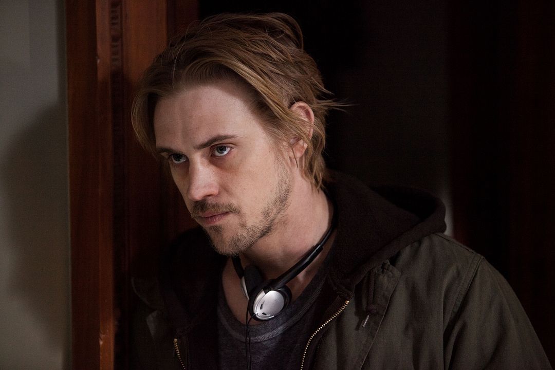 Un paseo por las tumbas : Foto Boyd Holbrook
