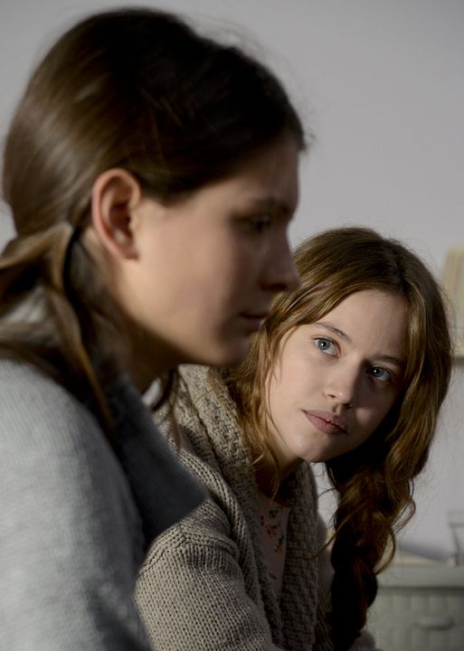 Foto Lou de Laâge, Joséphine Japy