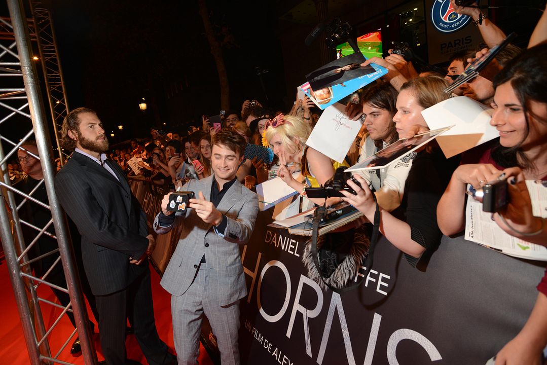 Cuernos : Cobertura de revista Alexandre Aja, Daniel Radcliffe