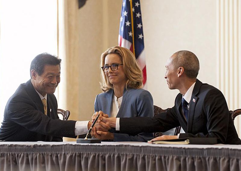 Foto Francis Jue, Tea Leoni, James Saito