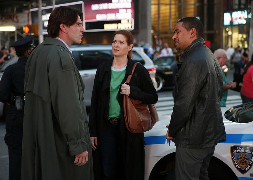 Foto Debra Messing, Laz Alonso