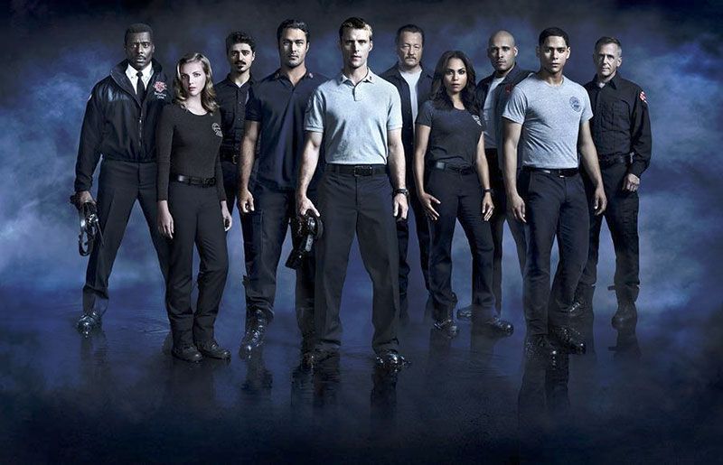 Foto Christian Stolte, David Eigenberg, Taylor Kinney, Monica Raymund, Charlie Barnett, Joe Minoso, Eamonn Walker