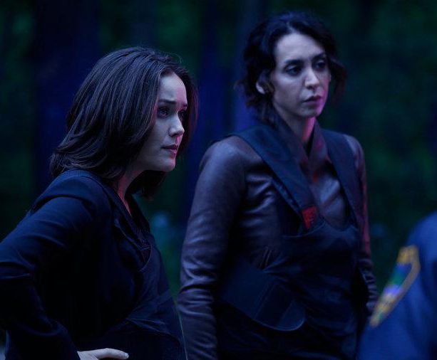 The Blacklist : Foto Megan Boone, Mozhan Marnò