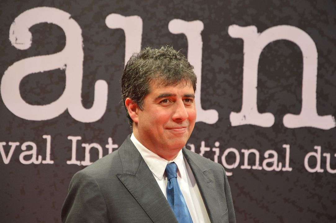 Cobertura de revista Hossein Amini