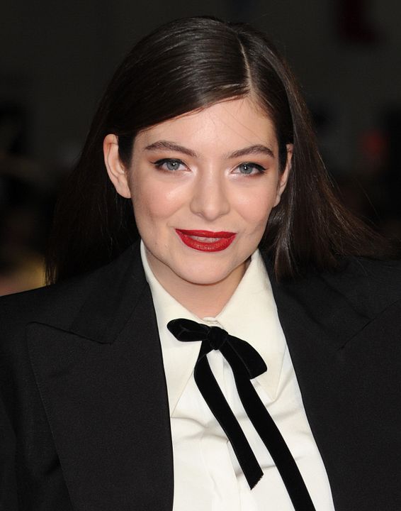 Los juegos del hambre: Sinsajo - Parte 1 : Cobertura de revista