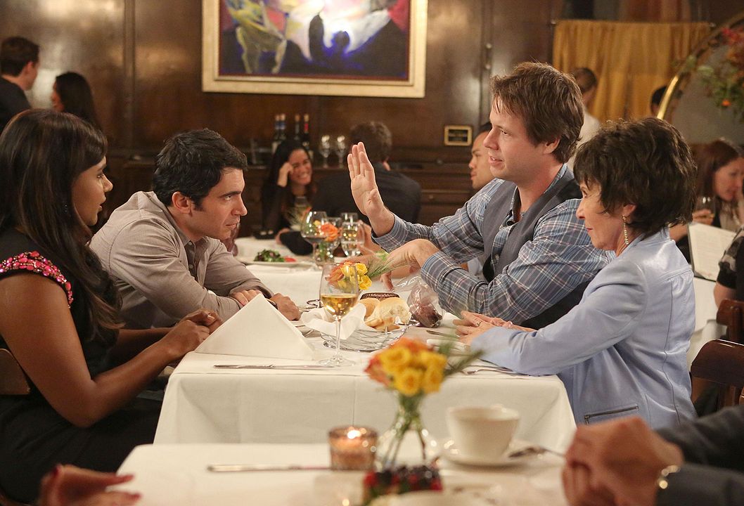 Foto Chris Messina, Mindy Kaling, Ike Barinholtz, Rhea Perlman
