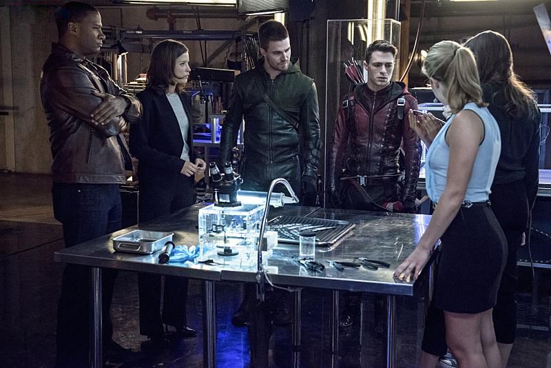 Arrow : Foto Colton Haynes, Stephen Amell