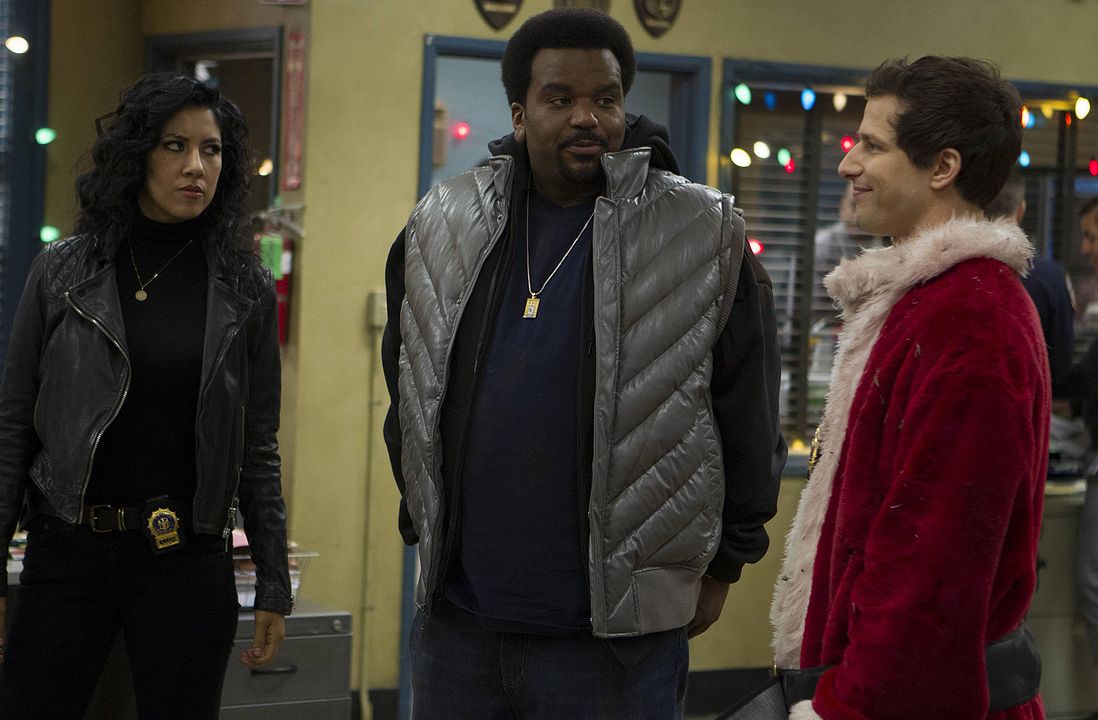 Brooklyn, Precinto 99 : Foto Craig Robinson, Andy Samberg, Stephanie Beatriz