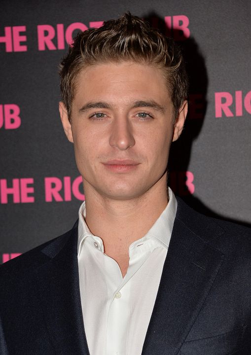 Cobertura de revista Max Irons