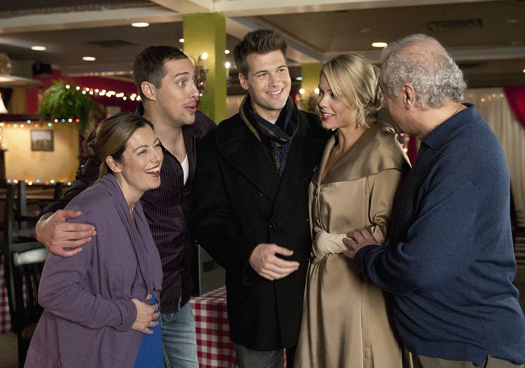 Foto Nick Zano, Laura Vandervoort, Chris Violette