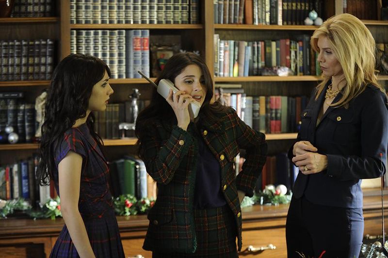 Foto Hannah Marks, Elizabeth Mitchell