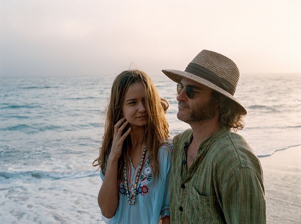 Puro vicio : Foto Joaquin Phoenix, Katherine Waterston
