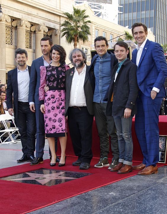 Cobertura de revista Evangeline Lilly, Lee Pace, Peter Jackson, Richard Armitage, Elijah Wood, Andy Serkis, Orlando Bloom