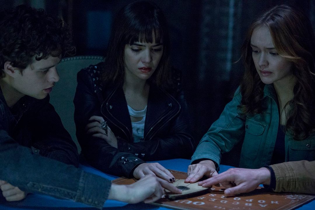 Foto Shelley Hennig, Douglas Smith (III)