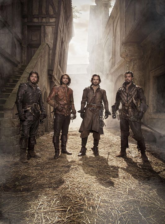 Foto Santiago Cabrera, Tom Burke, Luke Pasqualino
