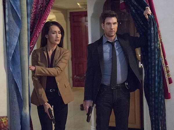 Foto Dylan McDermott, Maggie Q