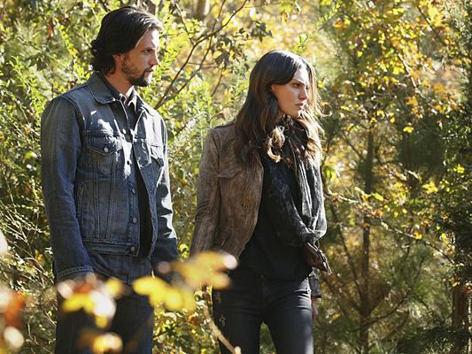 Foto Nathan Parsons, Phoebe Tonkin