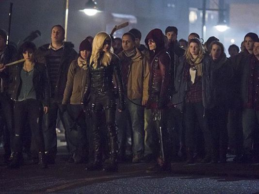 Arrow : Foto Colton Haynes, Katie Cassidy