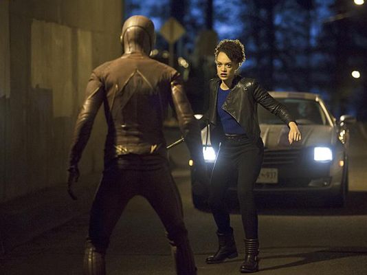 Flash : Foto Britne Oldford