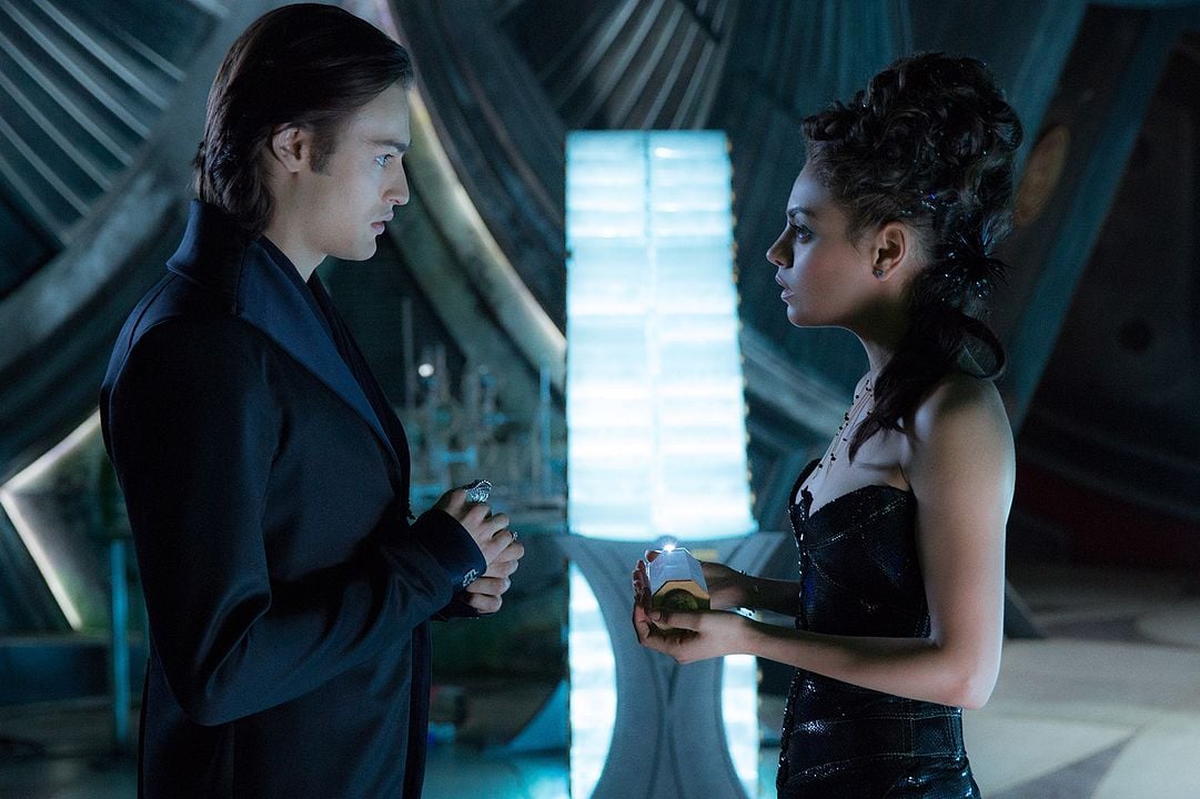 El destino de Júpiter : Foto Douglas Booth, Mila Kunis