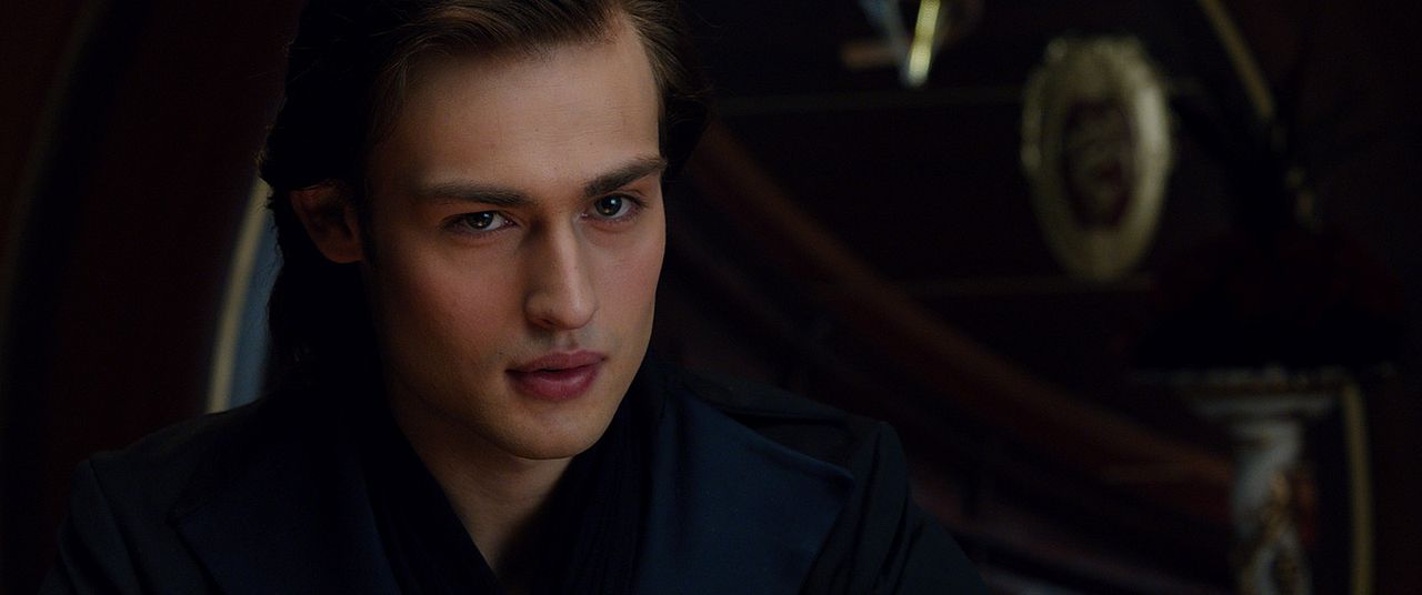 El destino de Júpiter : Foto Douglas Booth