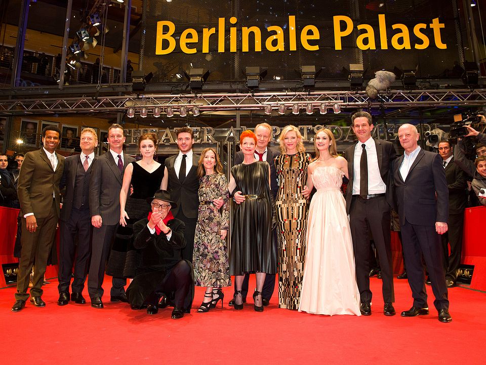 Cenicienta : Cobertura de revista Sandy Powell, Stellan Skarsgård, Kenneth Branagh, Cate Blanchett, Richard Madden, Lily James, Helena Bonham Carter