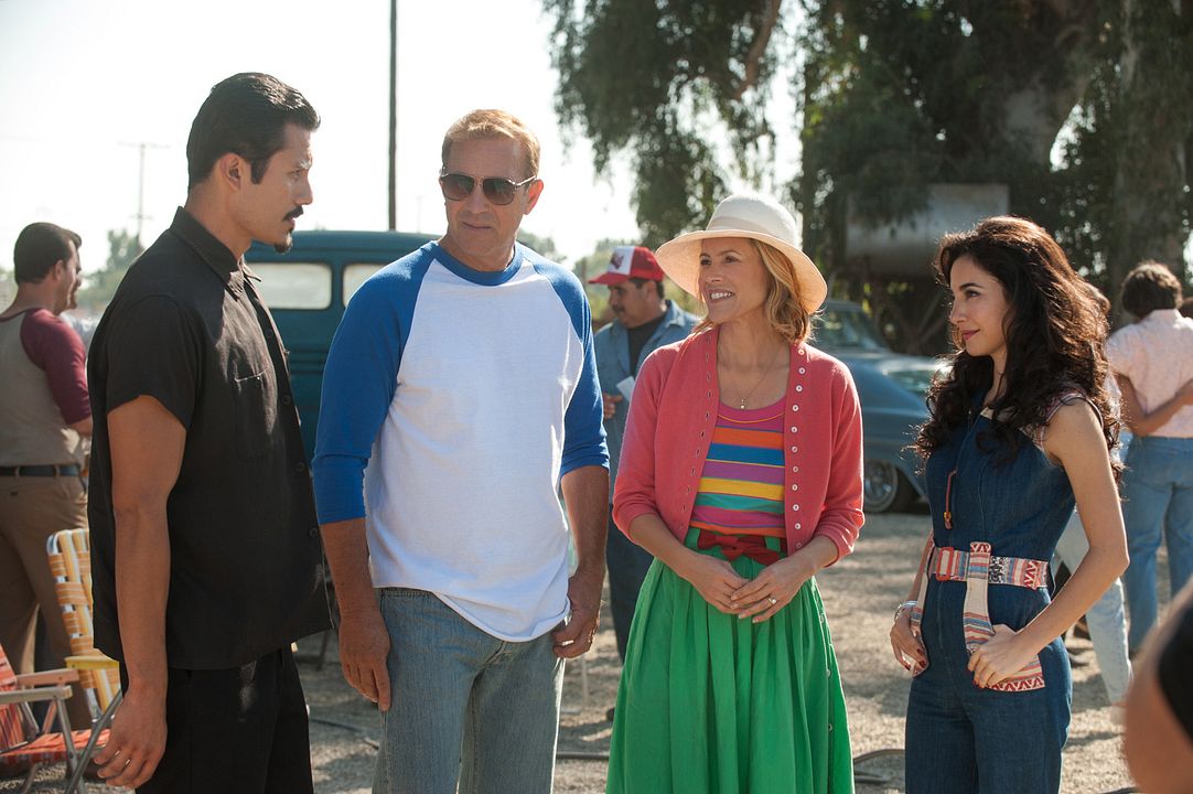 Foto Martha Higareda, Maria Bello, Kevin Costner