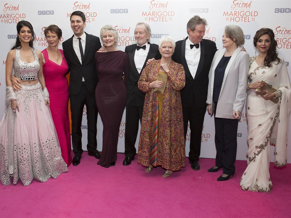 El nuevo exótico Hotel Marigold : Cobertura de revista Maggie Smith, John Madden, Judi Dench, Celia Imrie, Shazad Latif