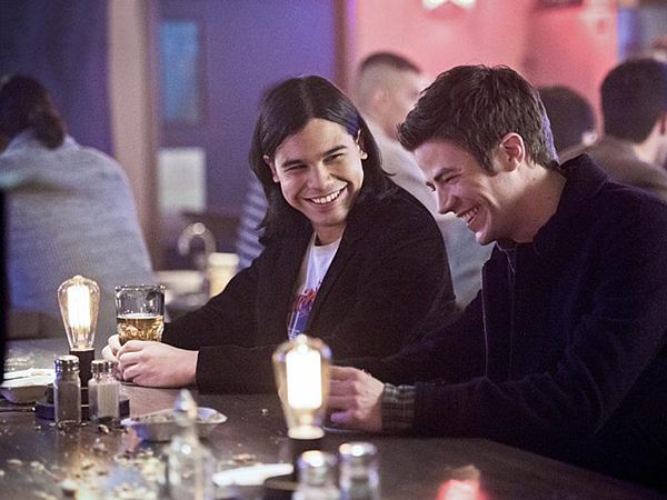 Flash : Póster Grant Gustin, Carlos Valdes