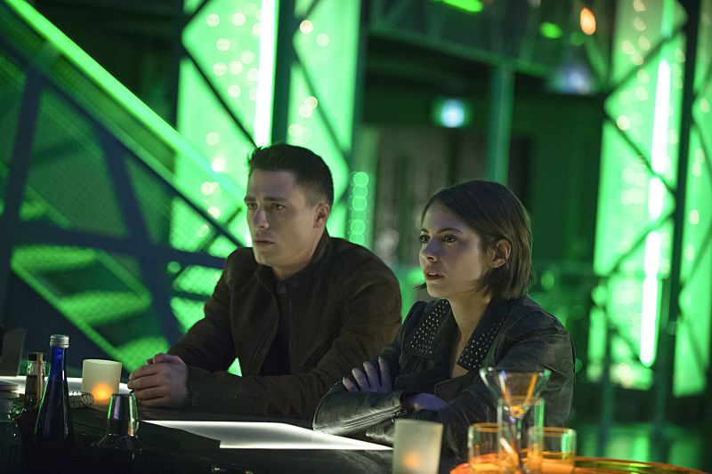 Arrow : Foto Colton Haynes, Willa Holland