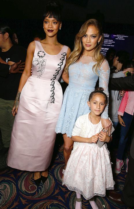 Home. Hogar dulce hogar : Cobertura de revista Rihanna, Jennifer Lopez