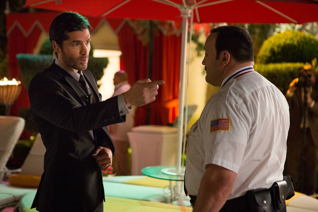 Héroe de centro comercial 2 : Foto Eduardo Verastegui, Kevin James