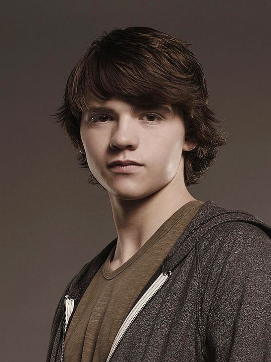 Póster Joel Courtney