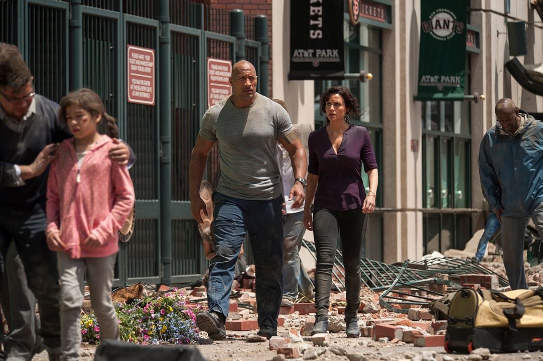Terremoto: La falla de San Andrés : Foto Dwayne Johnson, Carla Gugino