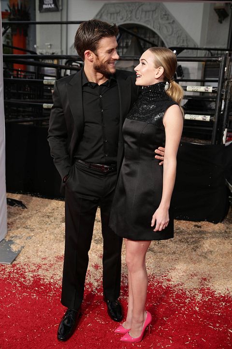 El viaje más largo : Cobertura de revista Britt Robertson, Scott Eastwood