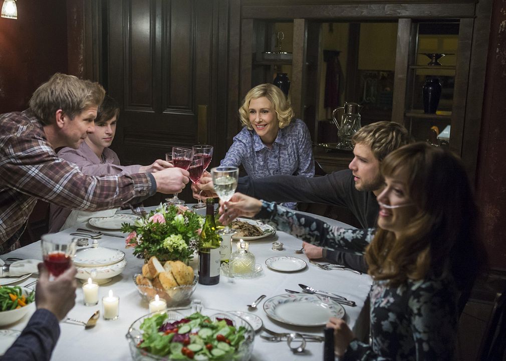 Bates Motel : Foto Vera Farmiga, Olivia Cooke, Freddie Highmore, Max Thieriot