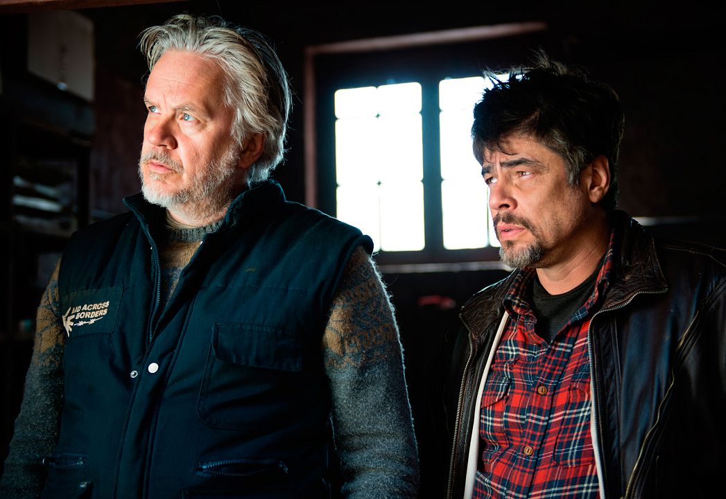 Un día perfecto : Foto Benicio Del Toro, Tim Robbins