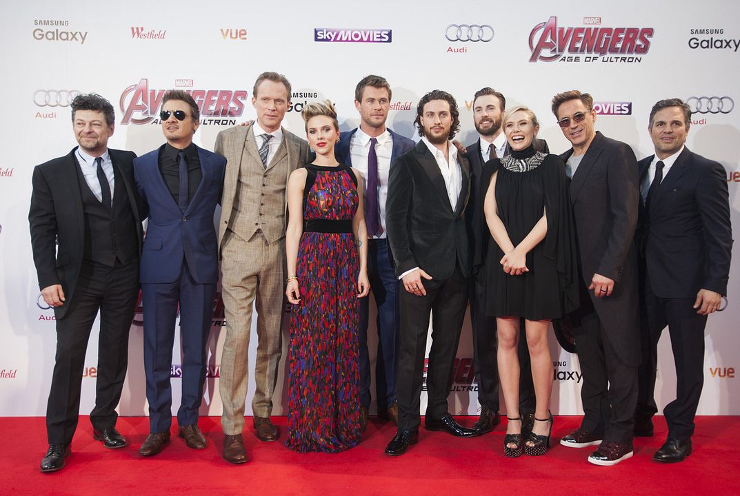 Vengadores: era de Ultrón : Foto Aaron Taylor-Johnson, Robert Downey Jr., Chris Hemsworth, Andy Serkis, Mark Ruffalo, Scarlett Johansson, Elizabeth Olsen, Paul Bettany, Jeremy Renner, Chris Evans