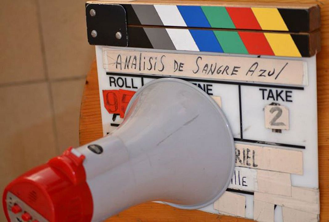 Análisis de sangre azul : Cobertura de revista