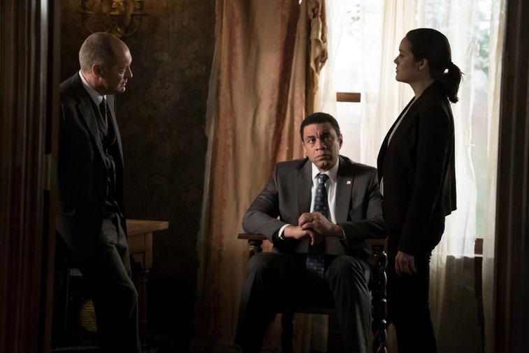 The Blacklist : Foto Megan Boone, James Spader, Harry Lennix