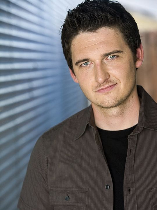 Póster Toby Leonard Moore