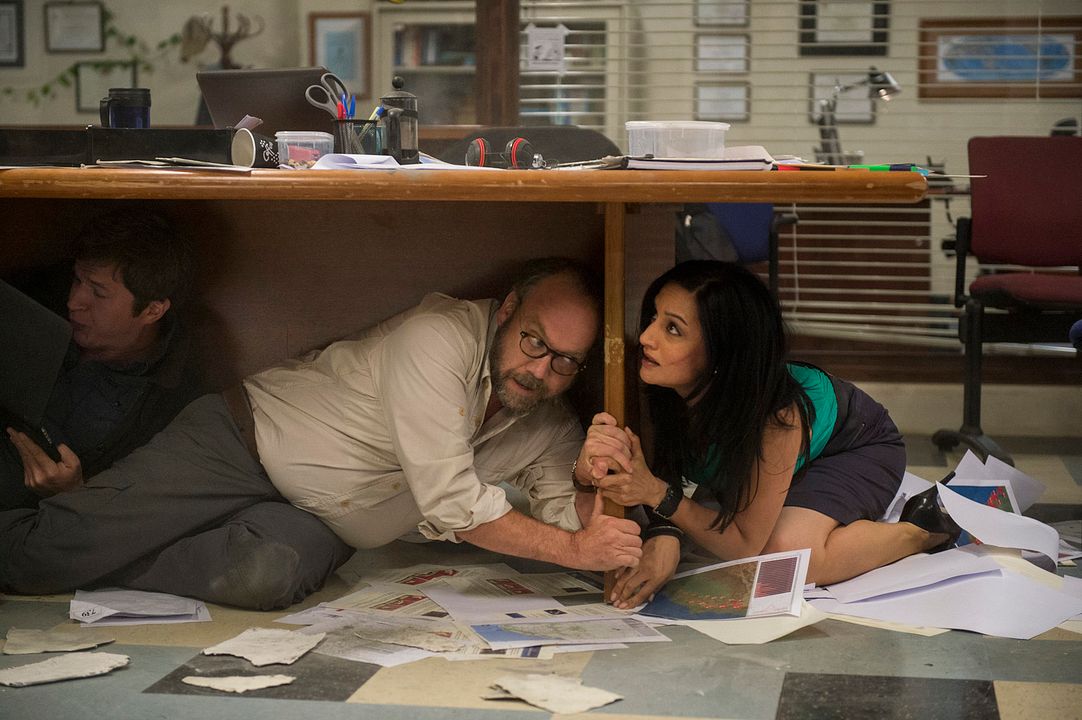 Terremoto: La falla de San Andrés : Foto Paul Giamatti, Archie Panjabi