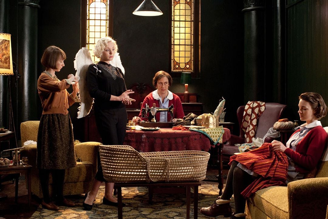 Foto Miranda Hart, Jessica Raine