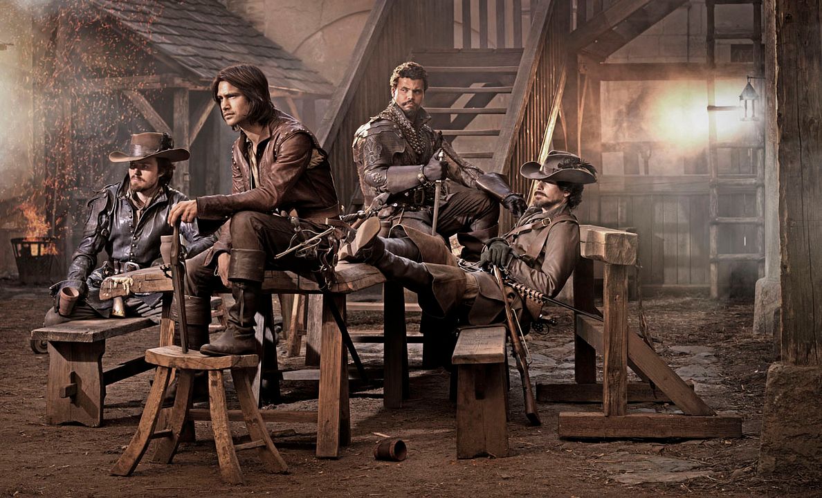Foto Tom Burke, Santiago Cabrera, Luke Pasqualino